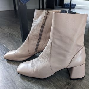 Topshop beige ankle boots, size 8